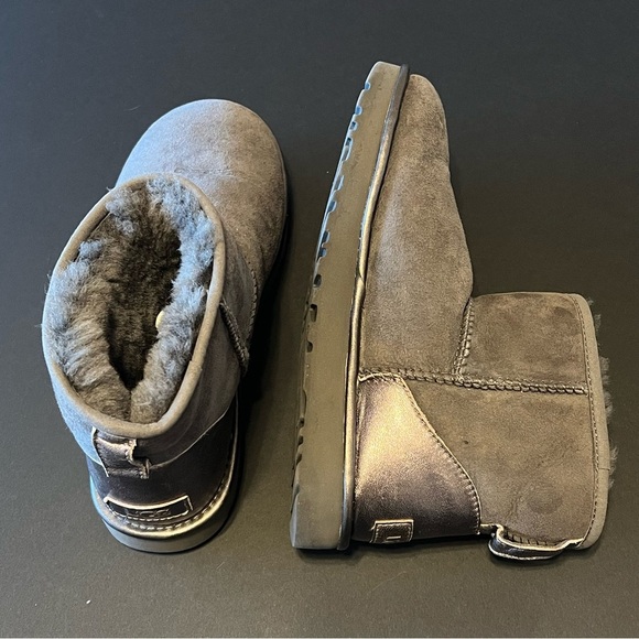 UGG Classic mini suede women’s boot, grey and metallic, shearling size 7US - Picture 5 of 12